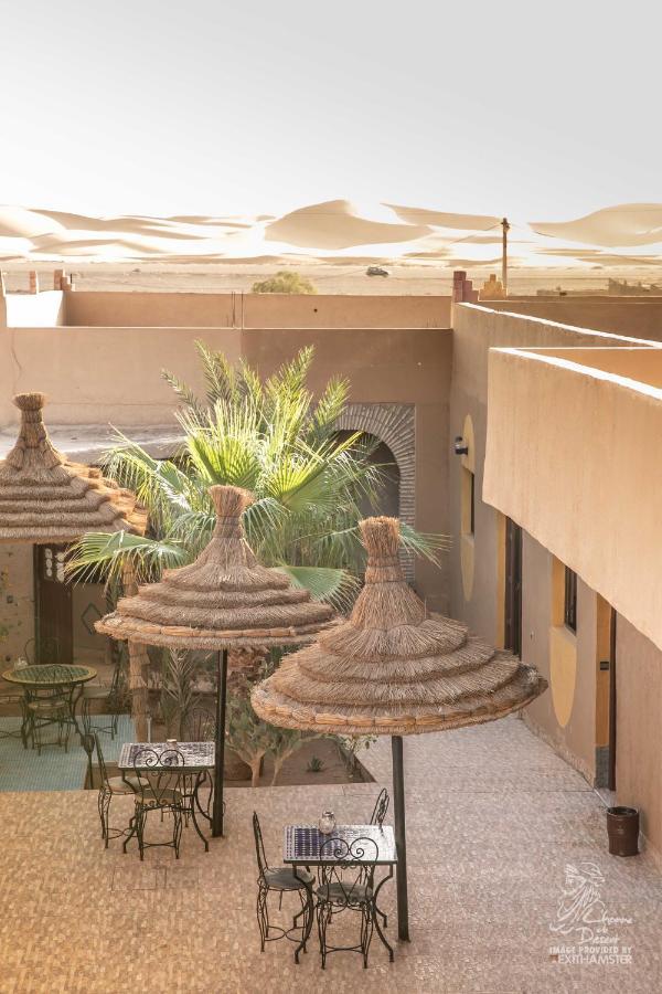 L'Homme Du Desert A Merzuga Kültér fotó
